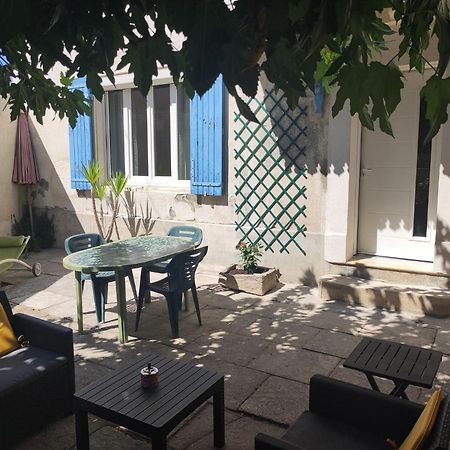 Mas Provencal Au Coeur Des Vergers Vallabregues Екстер'єр фото